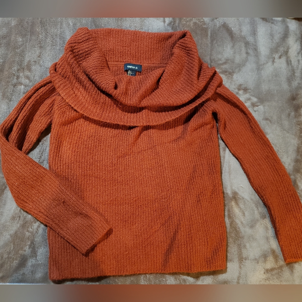 Forever 21 • small • sweater